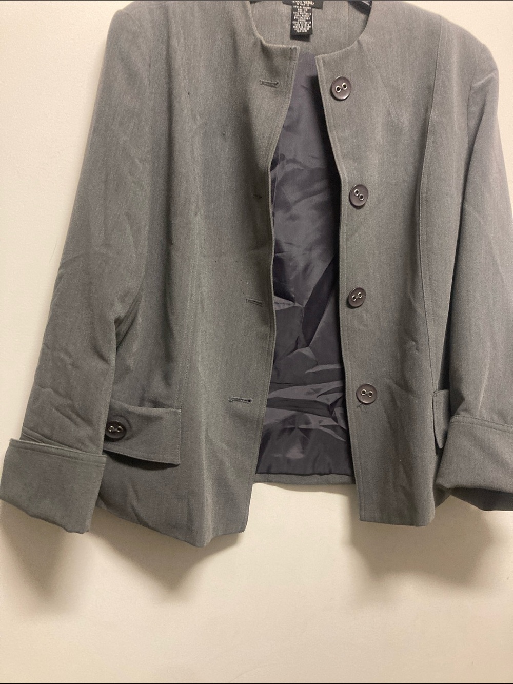 BOB MACKIE/2-Piece GraySkirt Set with Collarless Jacket